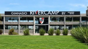 Gimnasio River Camp